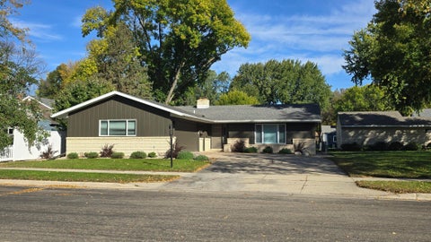 Homes For Sale - 405 E Marshall Street<br/> Marshall, MN 56258