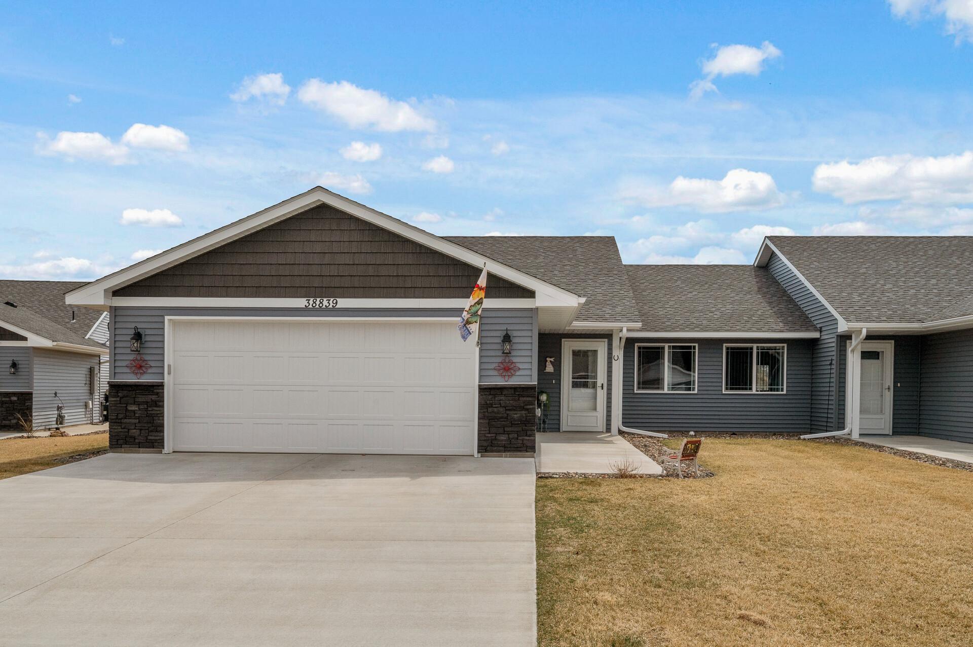 38839 Maple Court, North Branch, Minnesota image 2