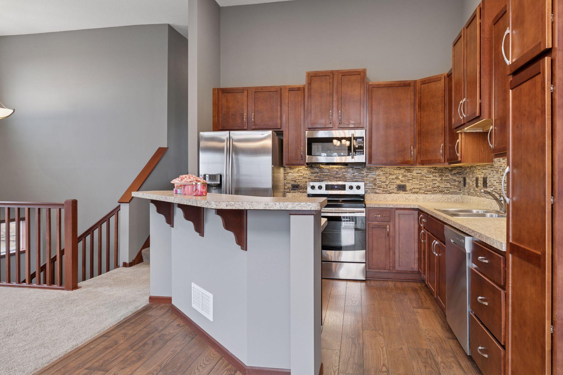 435 Stonewood Lane, Burnsville, Minnesota image 10