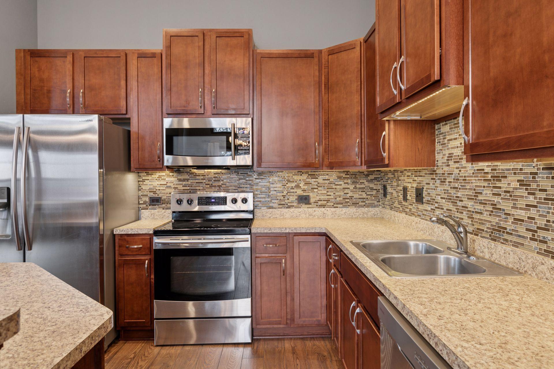 435 Stonewood Lane, Burnsville, Minnesota image 12