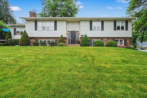 Homes For Sale - 1400 4th Street<br/> South Saint Paul, MN 55075