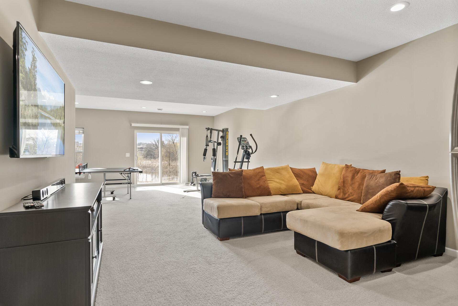 5639 Cheshire Lane, Plymouth, Minnesota image 38