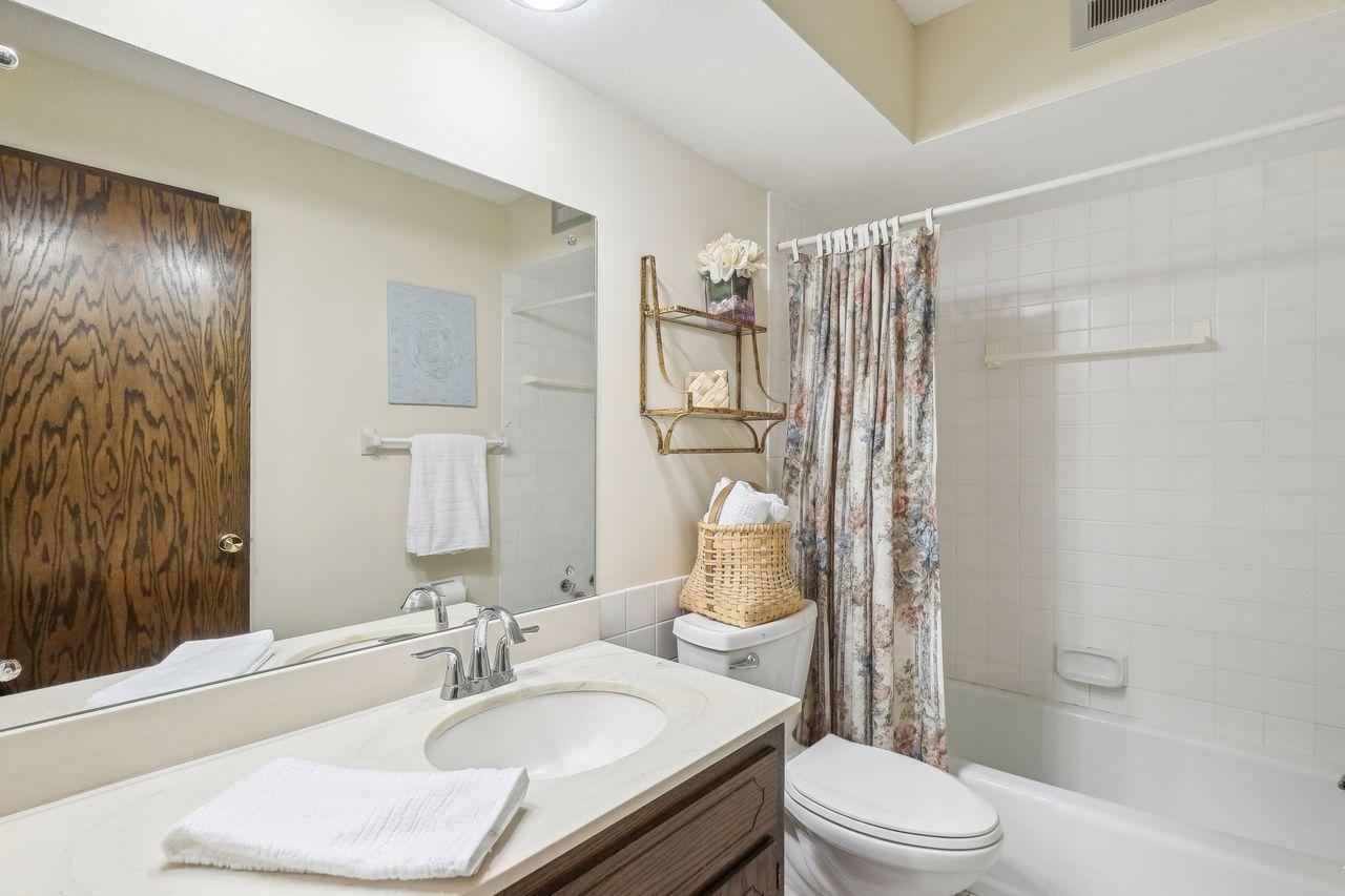 4360 Brookside Court #206, Minneapolis, Minnesota image 9