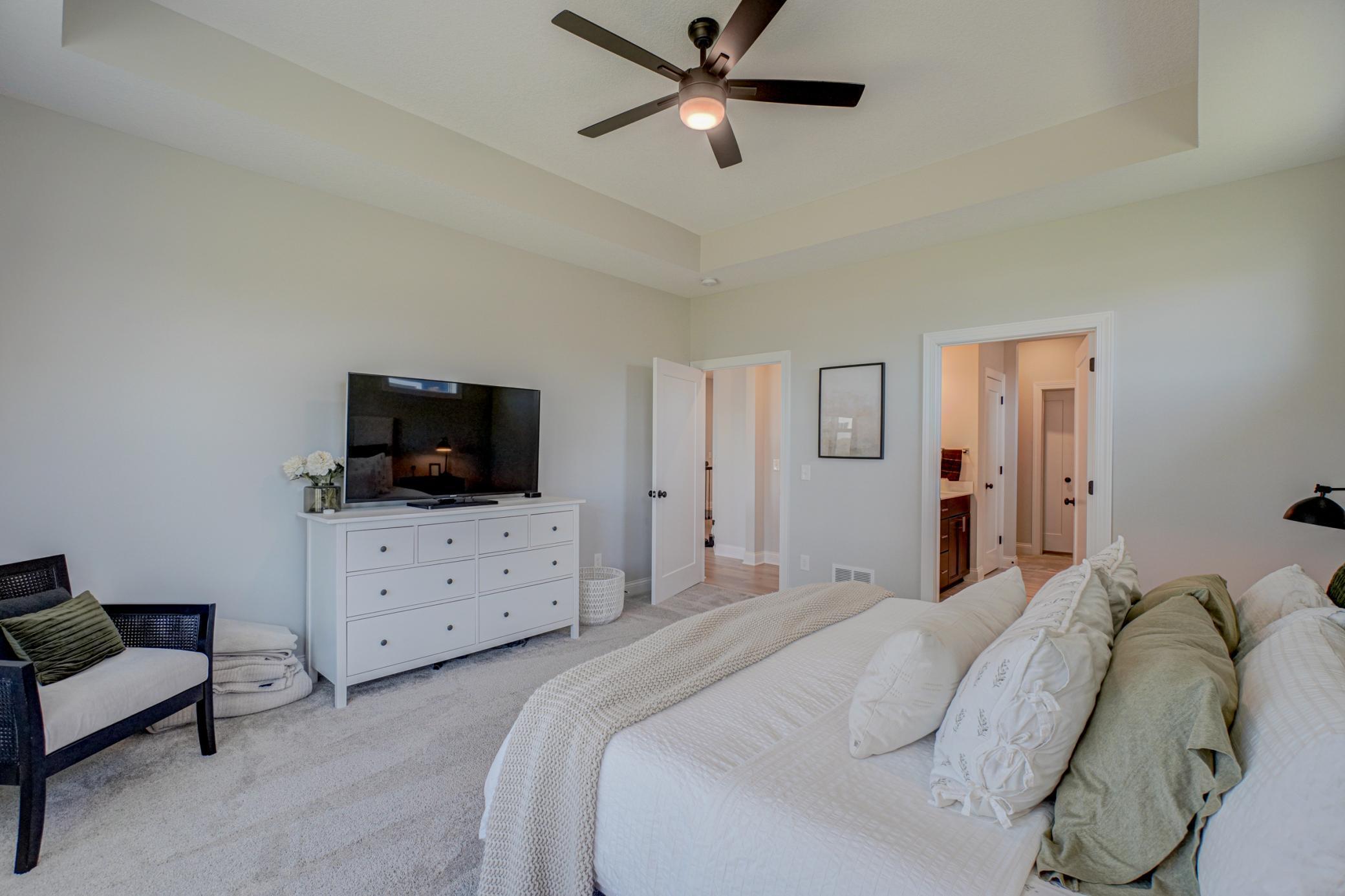 4860 Briarcroft Lane, Woodbury, Minnesota image 32