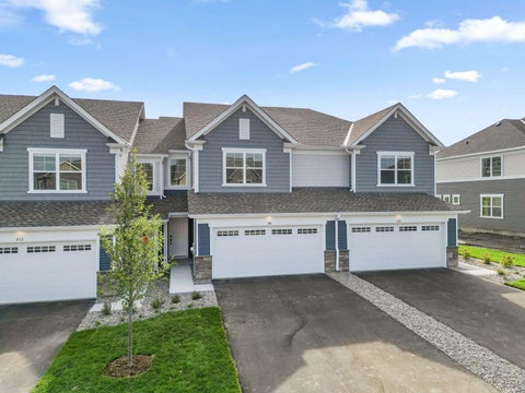 Townhouse For Sale - 214 Huntington Drive<br/> Carver County, Waconia, MN 55387