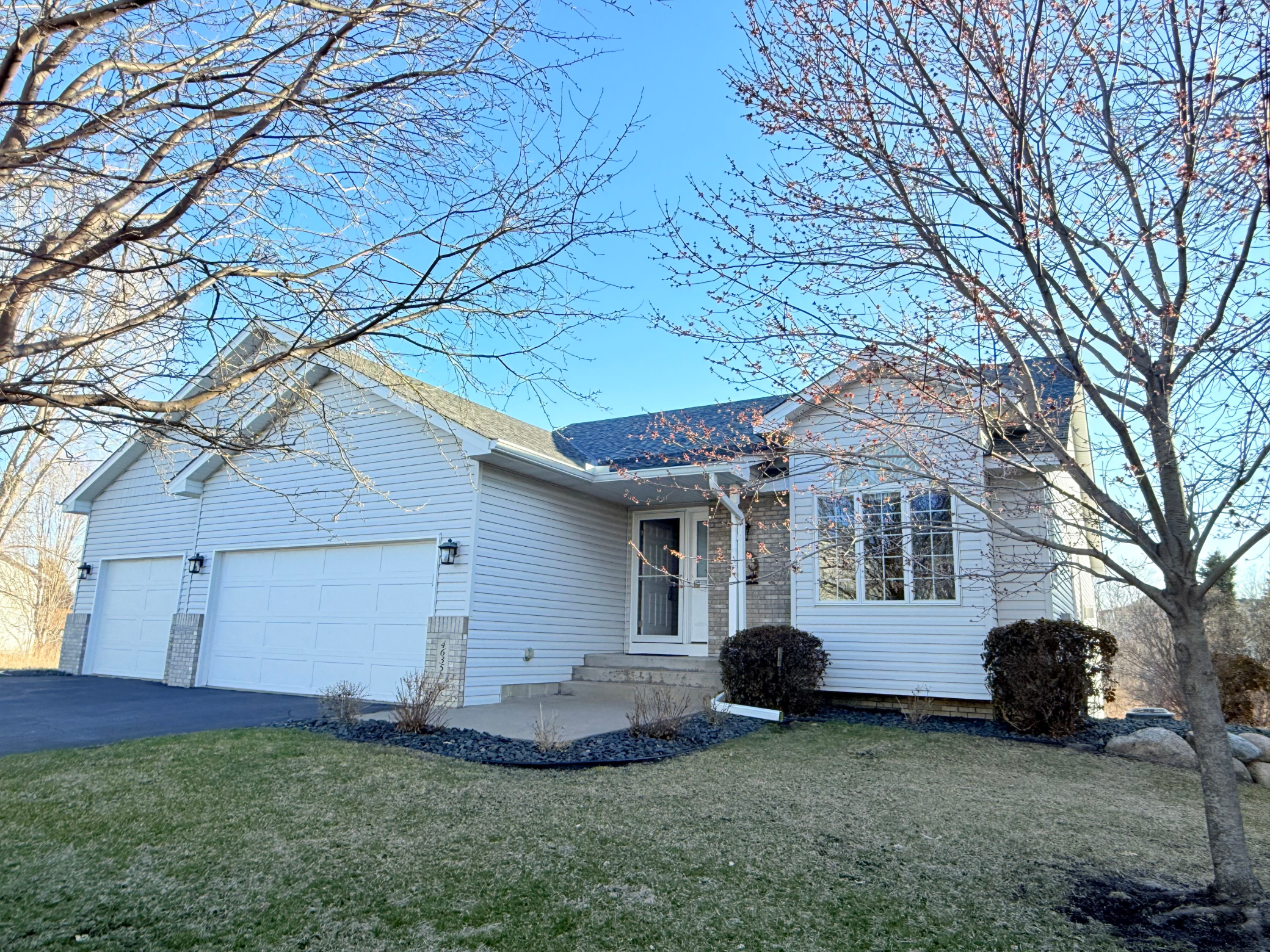 4635 19th Street, Forest Lake, Minnesota image 1