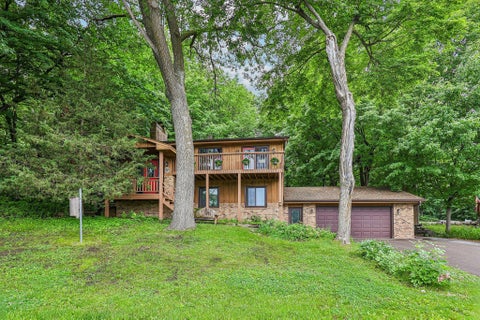 Homes For Sale - 6680 Lotus Trail<br/> Chanhassen, MN 55317