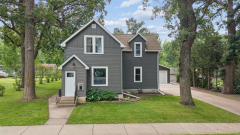 Homes For Sale - 700 2nd Avenue<br/> Hutchinson, MN 55350