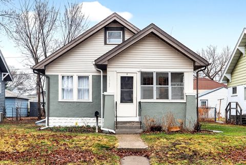 Homes For Sale - 1369 Hewitt Avenue<br/> Ramsey County, Saint Paul, MN 55104