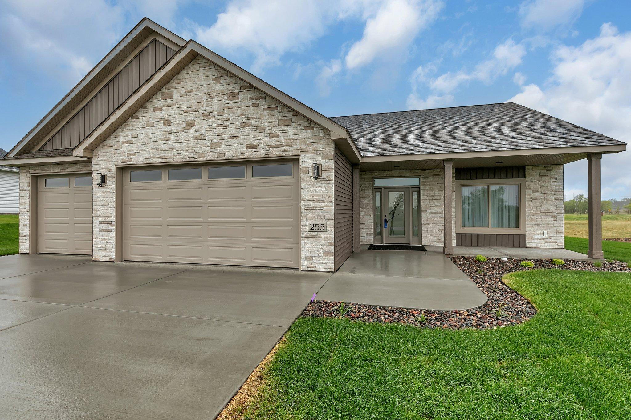 255 57th Avenue, Saint Cloud, Minnesota image 1