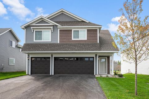 Homes For Sale - 605 Redwood Loop<br/> Isanti County, Cambridge, MN 55008