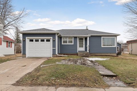 Homes For Sale - 118 Hiawatha Drive<br/> Wabasha County, Wabasha, MN 55981