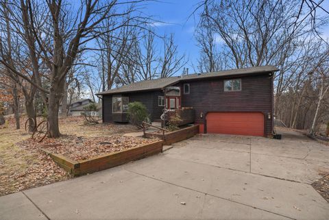 Homes For Sale - 266 Twin Lake Trail<br/> Ramsey County, Saint Paul, MN 55127