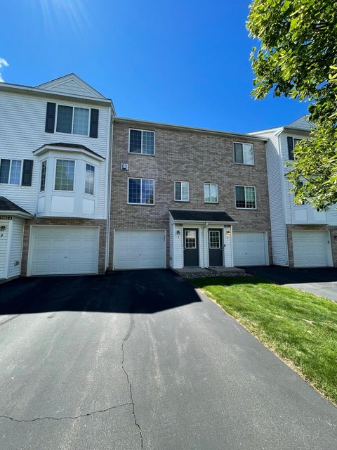 Townhouse For Sale - 4961 Emmit Drive<br/> Hugo, MN 55038