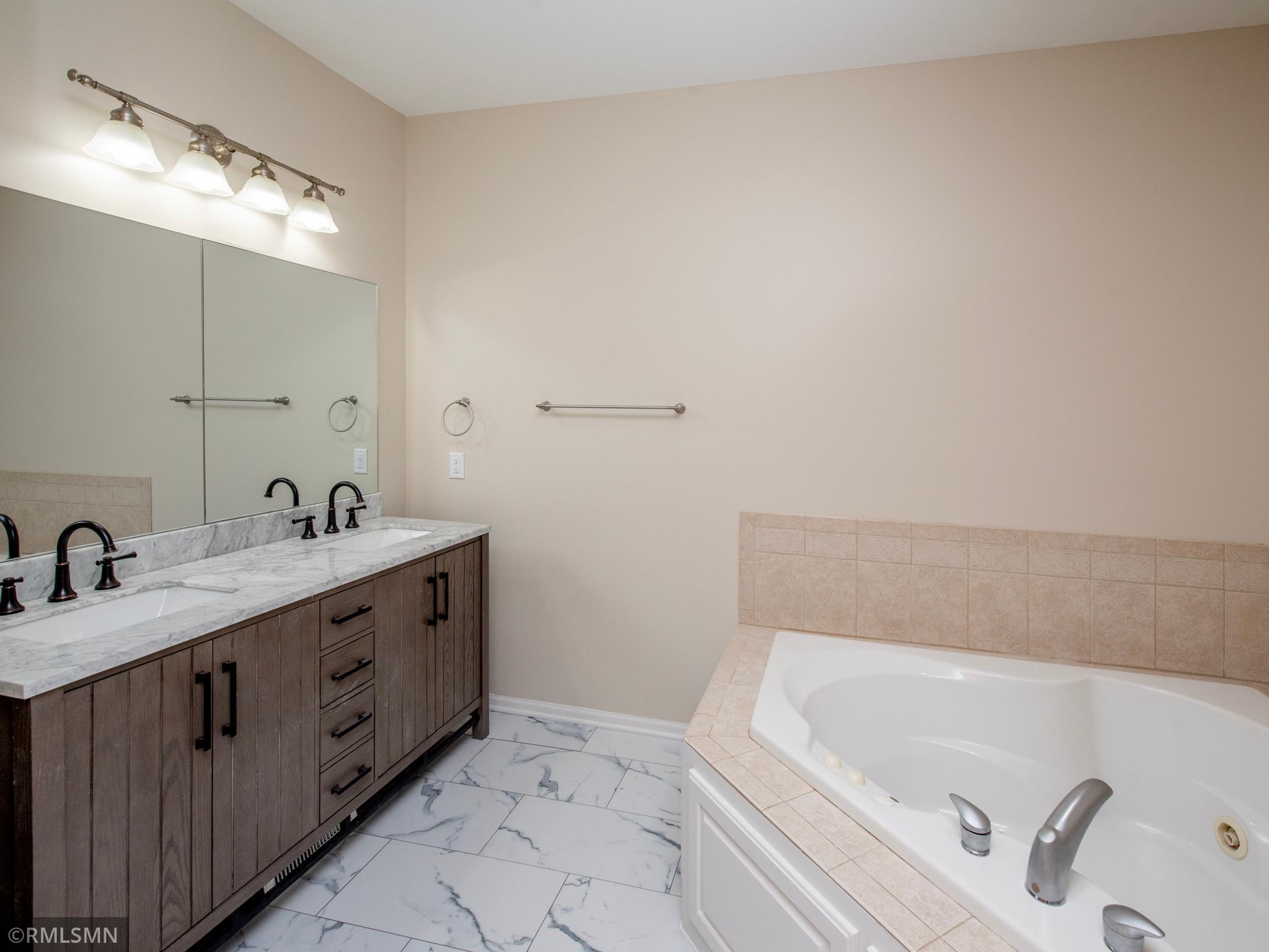20595 Kearney Path, Lakeville, Minnesota image 11
