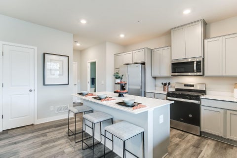 Townhouse For Sale - 17120 Dysart Place<br/> Dakota County, Lakeville, MN 55044