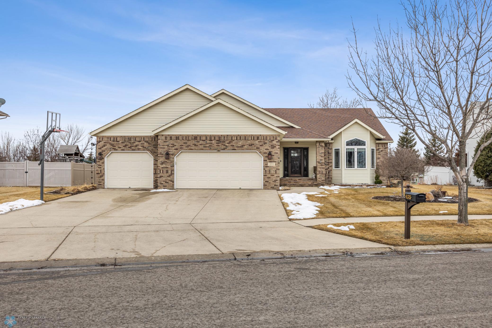 4315 Timberline Drive, Fargo, North Dakota image 1