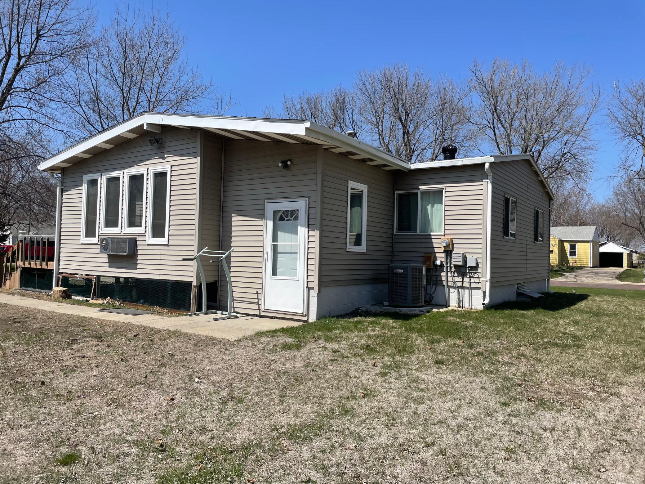1920 Spruce Avenue, Worthington, Minnesota image 2