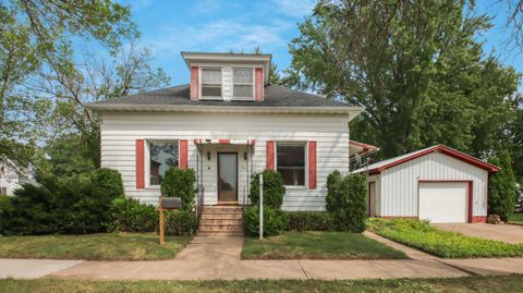 821 Pearl Street, Chippewa Falls, WI 54729 - #: 6591418
