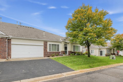 Townhouse For Sale - 19734 Canary Path<br/> Farmington, MN 55024