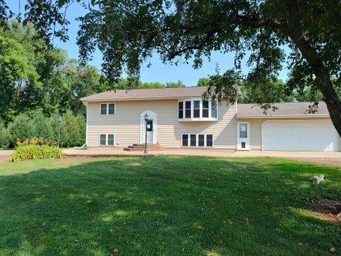 Homes For Sale - 78772 290th Street<br/> Madelia, MN 56062