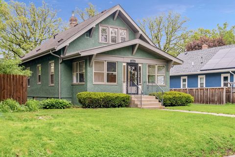 Homes For Sale - 1413 Como Avenue<br/> Ramsey County, Saint Paul, MN 55108