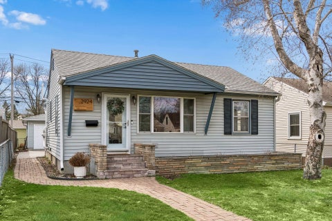 Homes For Sale - 2924 Hampshire Avenue<br/> Minneapolis, MN 55426