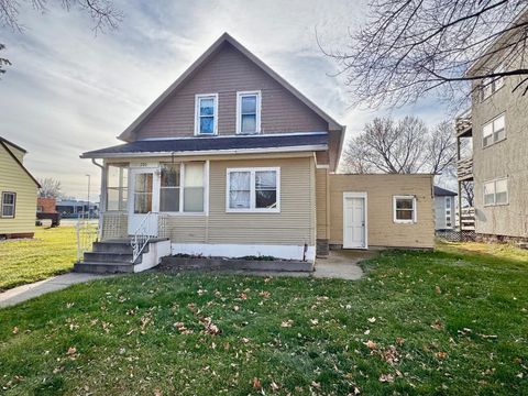 Homes For Sale - 205 W Marshall Street<br/> Lyon County, Marshall, MN 56258