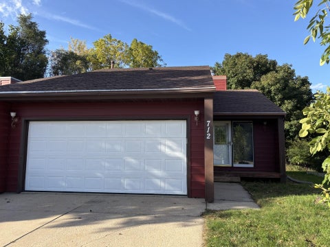 Townhouse For Sale - 712 Neville Court<br/> Rochester, MN 55904