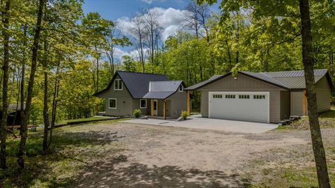 Homes For Sale - 17585 S Crystal Springs Road<br/> Grand Rapids, MN 55744