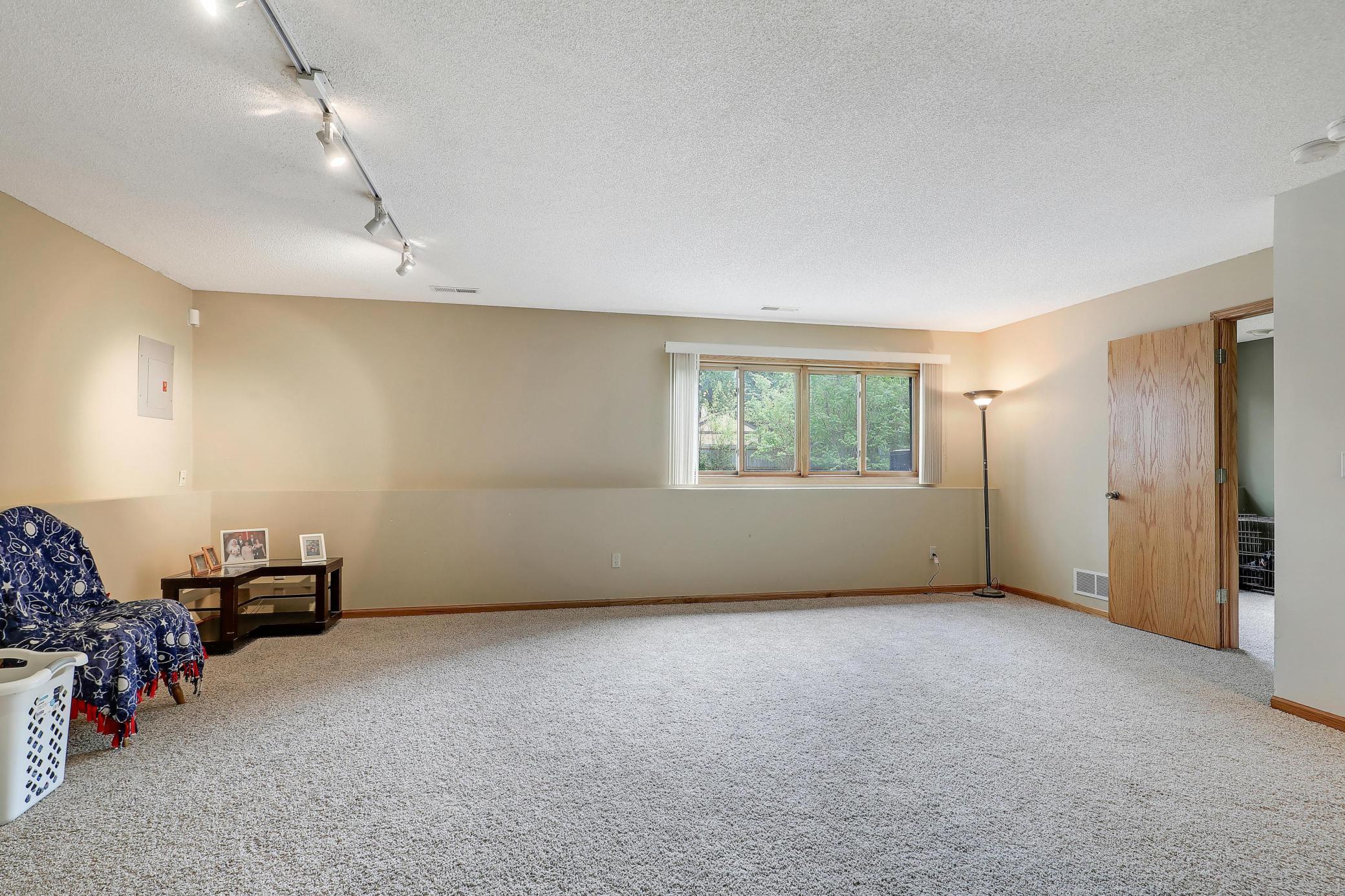 8448 Fairfield Road, Minneapolis, Minnesota image 19