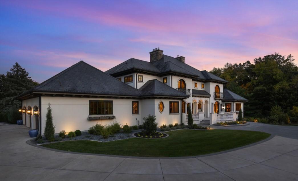 1560 Hunter Drive, Wayzata, Minnesota image 1