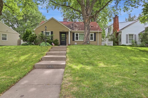 Homes For Sale - 1102 Delaware Avenue<br/> Dakota County, Saint Paul, MN 55118