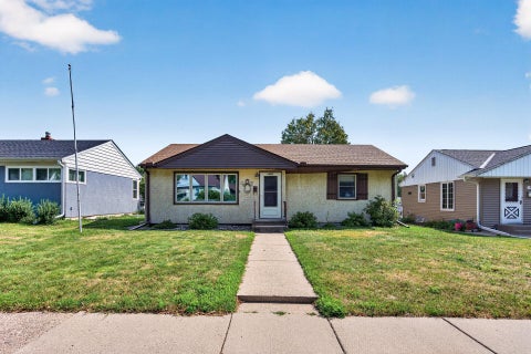 Homes For Sale - 1582 Hoyt Avenue<br/> Saint Paul, MN 55106