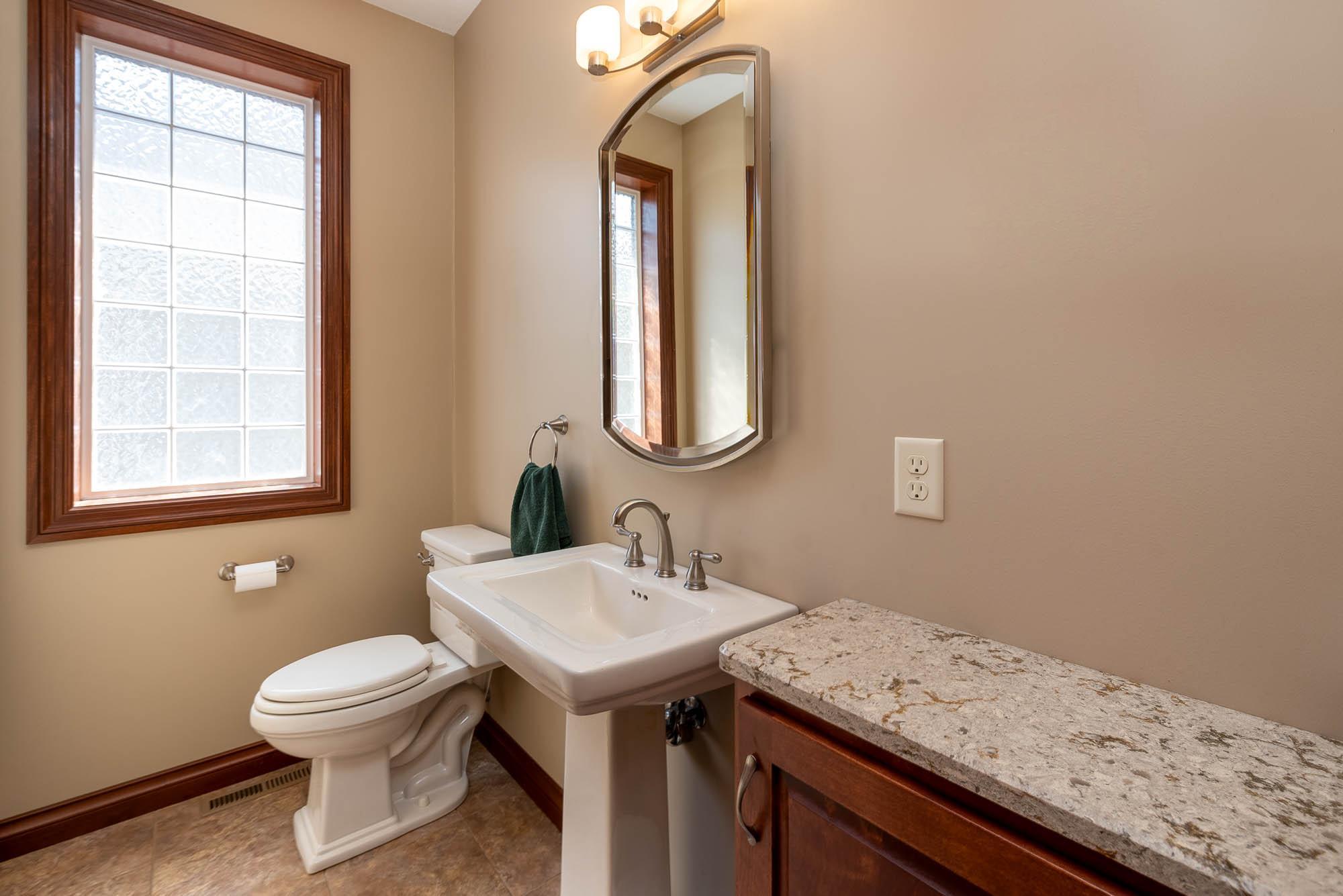 105 Viking Court, Mankato, Minnesota image 16