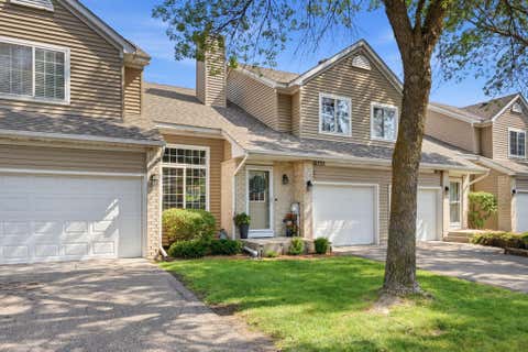 Townhouse For Sale - 18232 Warbler Lane<br/> Eden Prairie, MN 55346