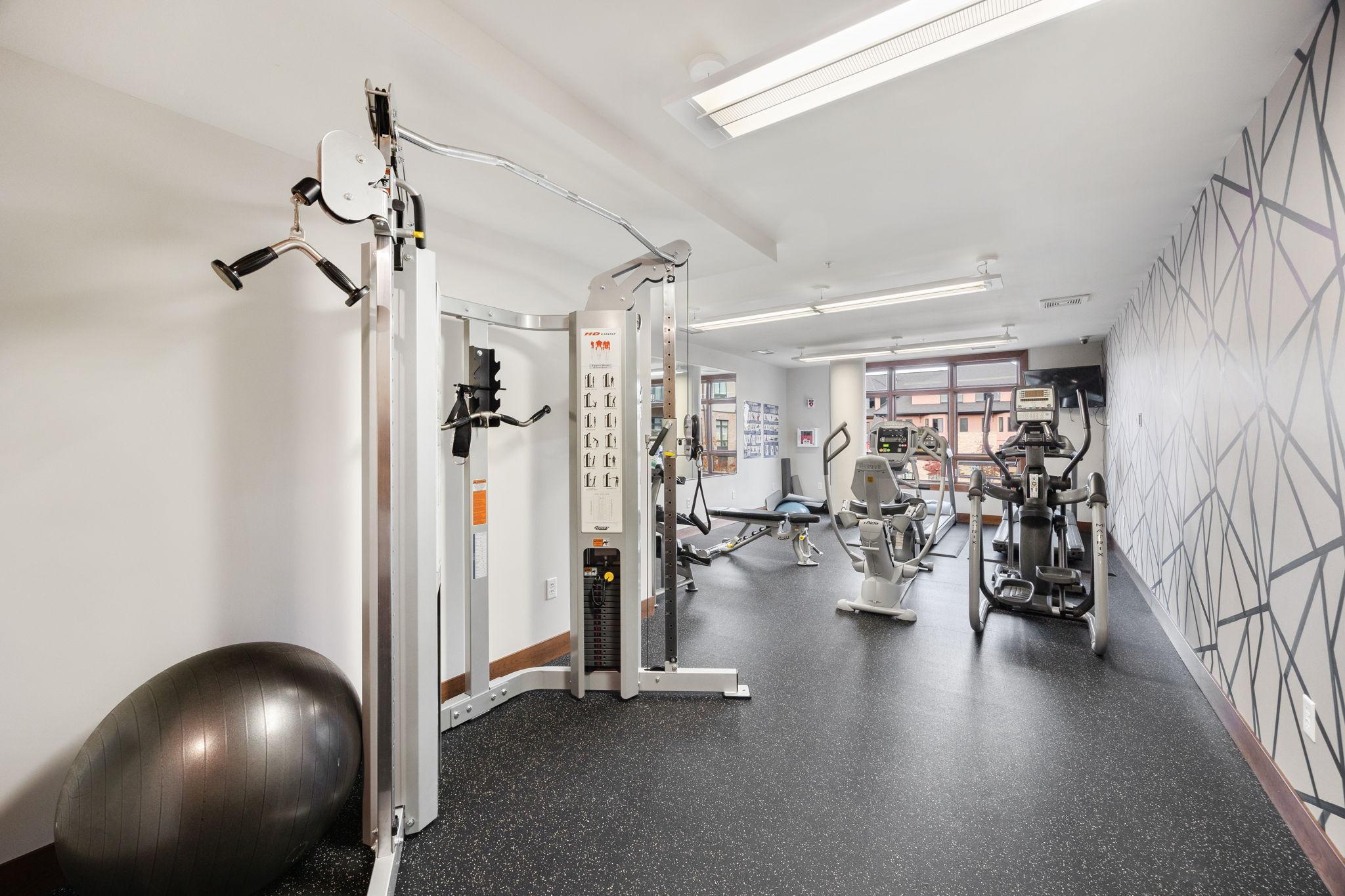 875 Lake Street #205, Wayzata, Minnesota image 32