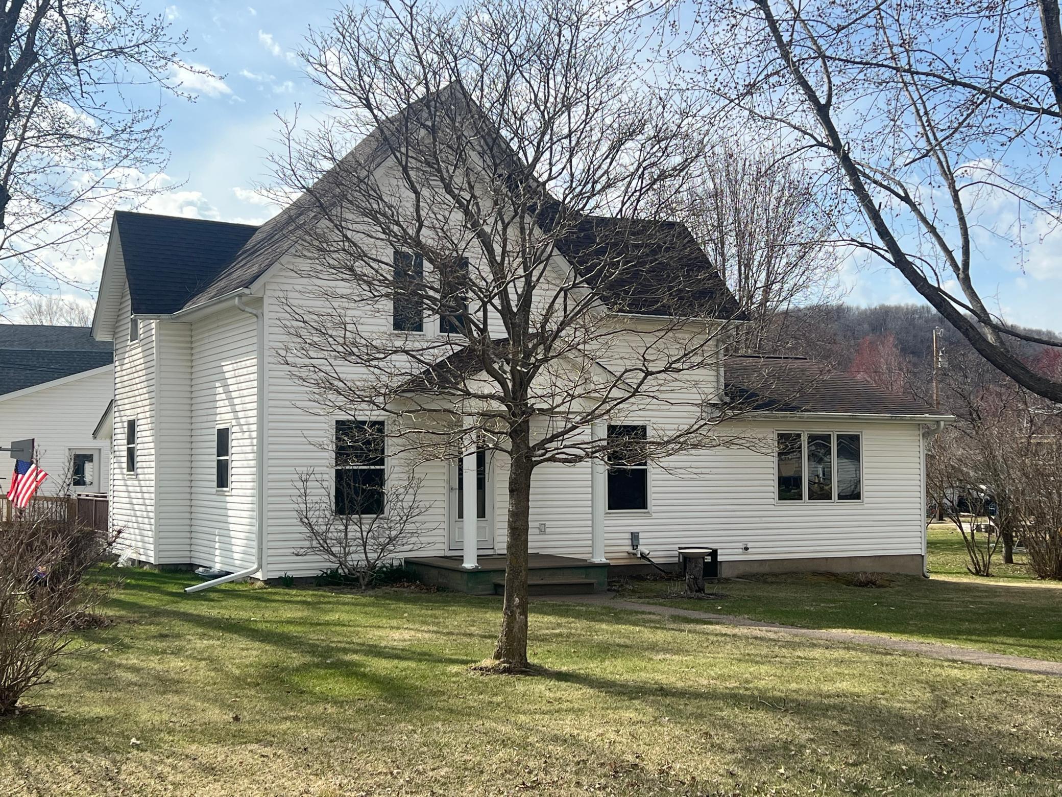 231 S Woodworth Street, Elmwood, Wisconsin image 1