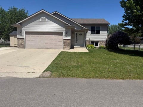 Homes For Sale - 2300 22nd Drive<br/> Austin, MN 55912