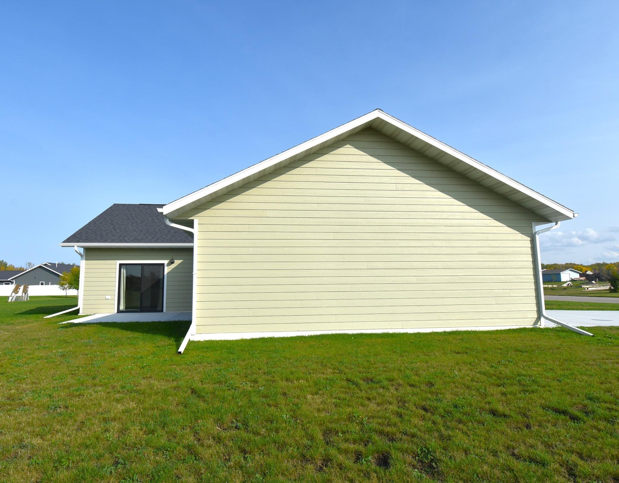 505 Garfield Street, Warroad, Minnesota image 8