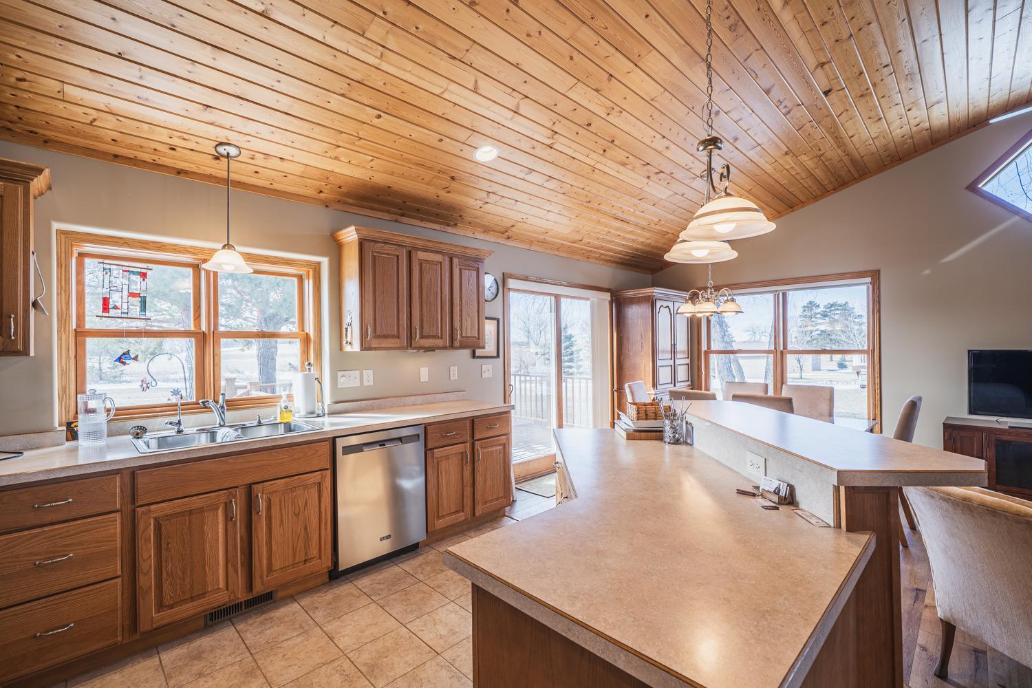 913 Lake Forest Circle, Detroit Lakes, Minnesota image 4