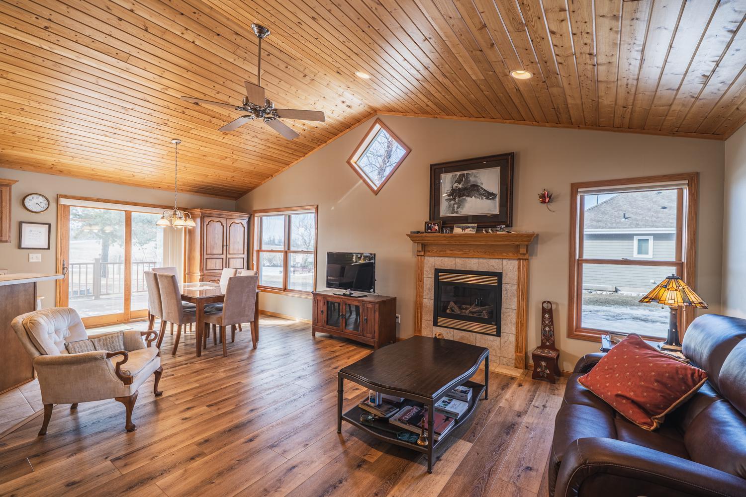 913 Lake Forest Circle, Detroit Lakes, Minnesota image 2