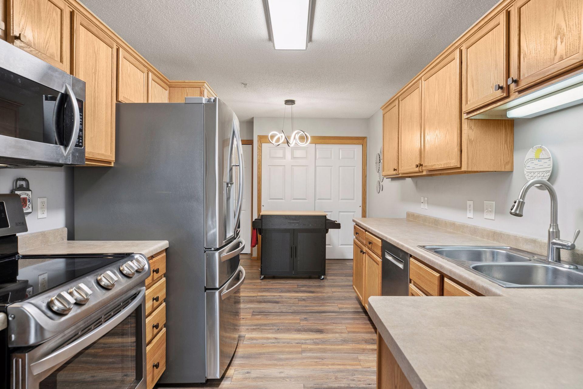 383 Arrowhead Drive, Circle Pines, Minnesota image 15