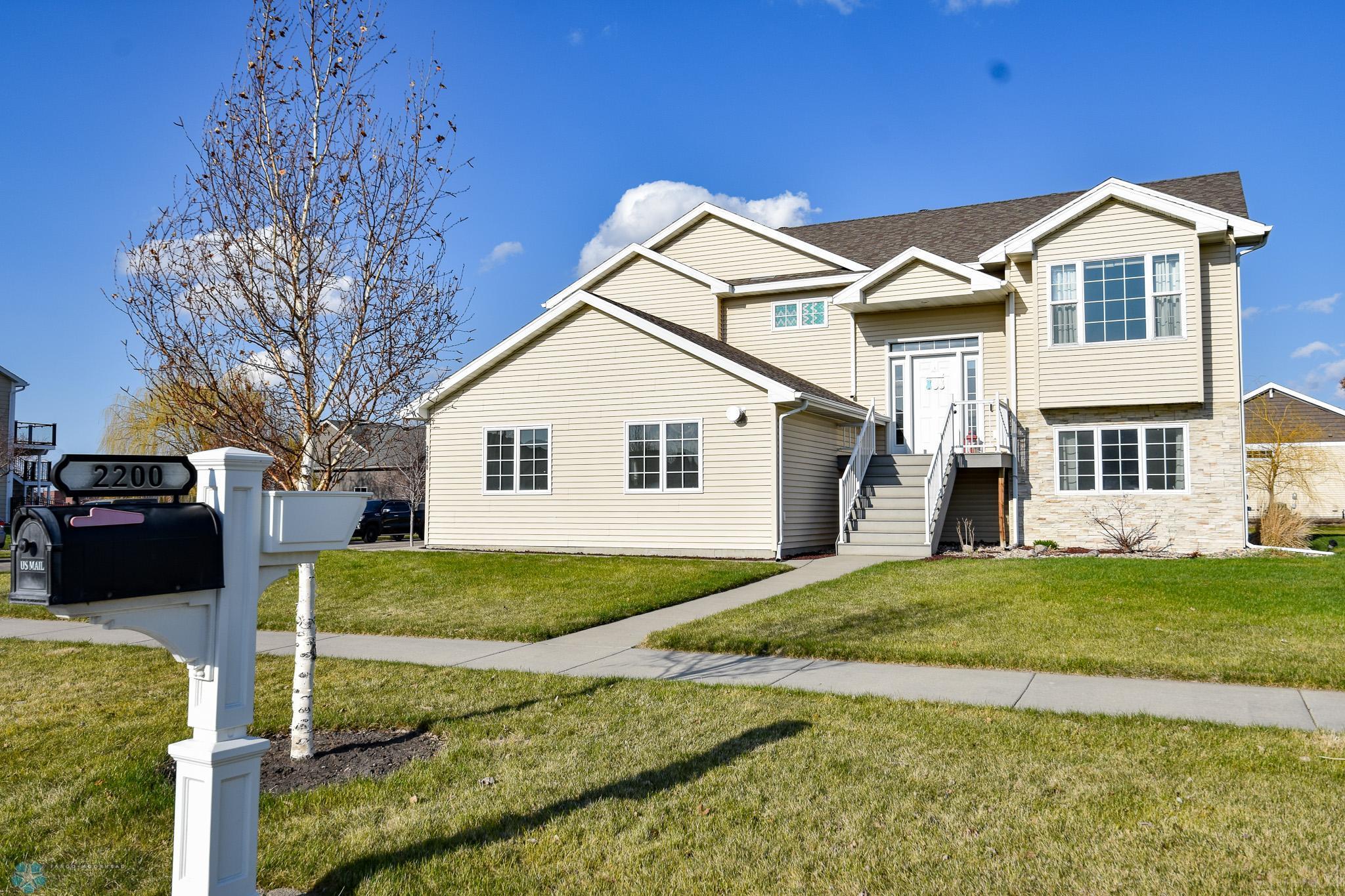 2200 36 Street, Moorhead, Minnesota image 2