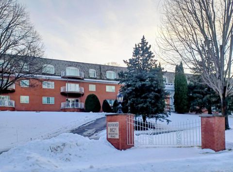 Condo For Sale - 8621 Basswood Road<br/> Eden Prairie, MN 55344