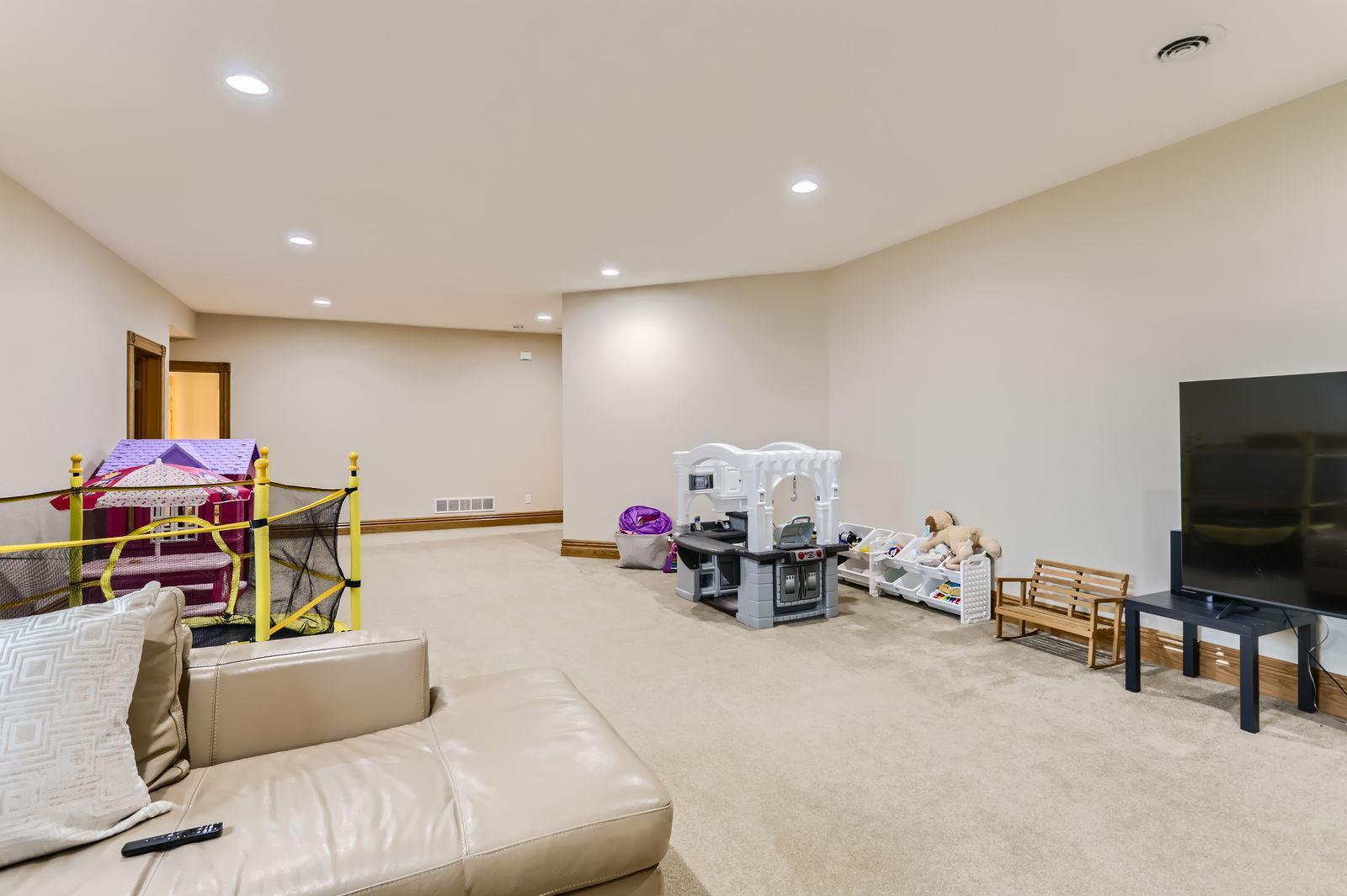 10765 Trail Haven Road, Rogers, Minnesota image 28