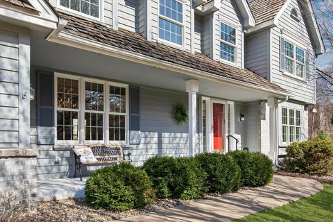 Homes For Sale - 1001 Walden Court<br/> Dakota County, Burnsville, MN 55337