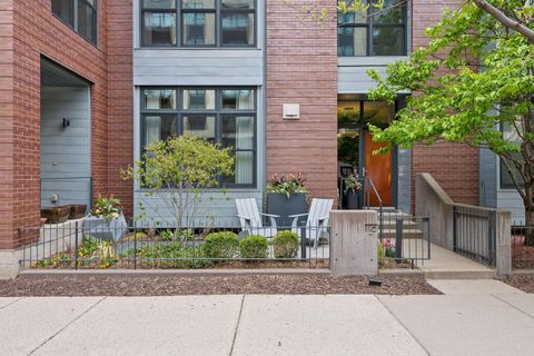 Condo For Sale - 200 Park Avenue<br/> Minneapolis, MN 55415