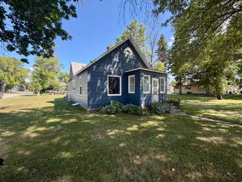 Homes For Sale - 251 3rd Avenue<br/> Casselton, ND 58012