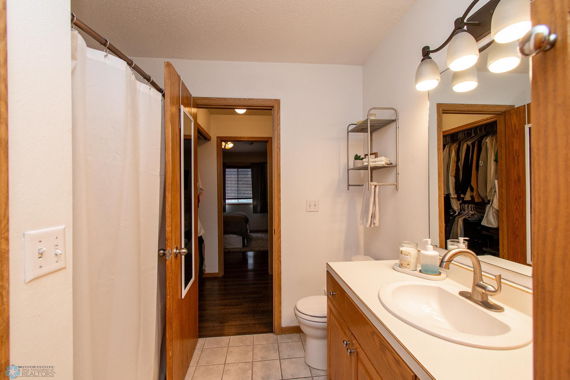 2911 Dakota Park Circle, Fargo, North Dakota image 23